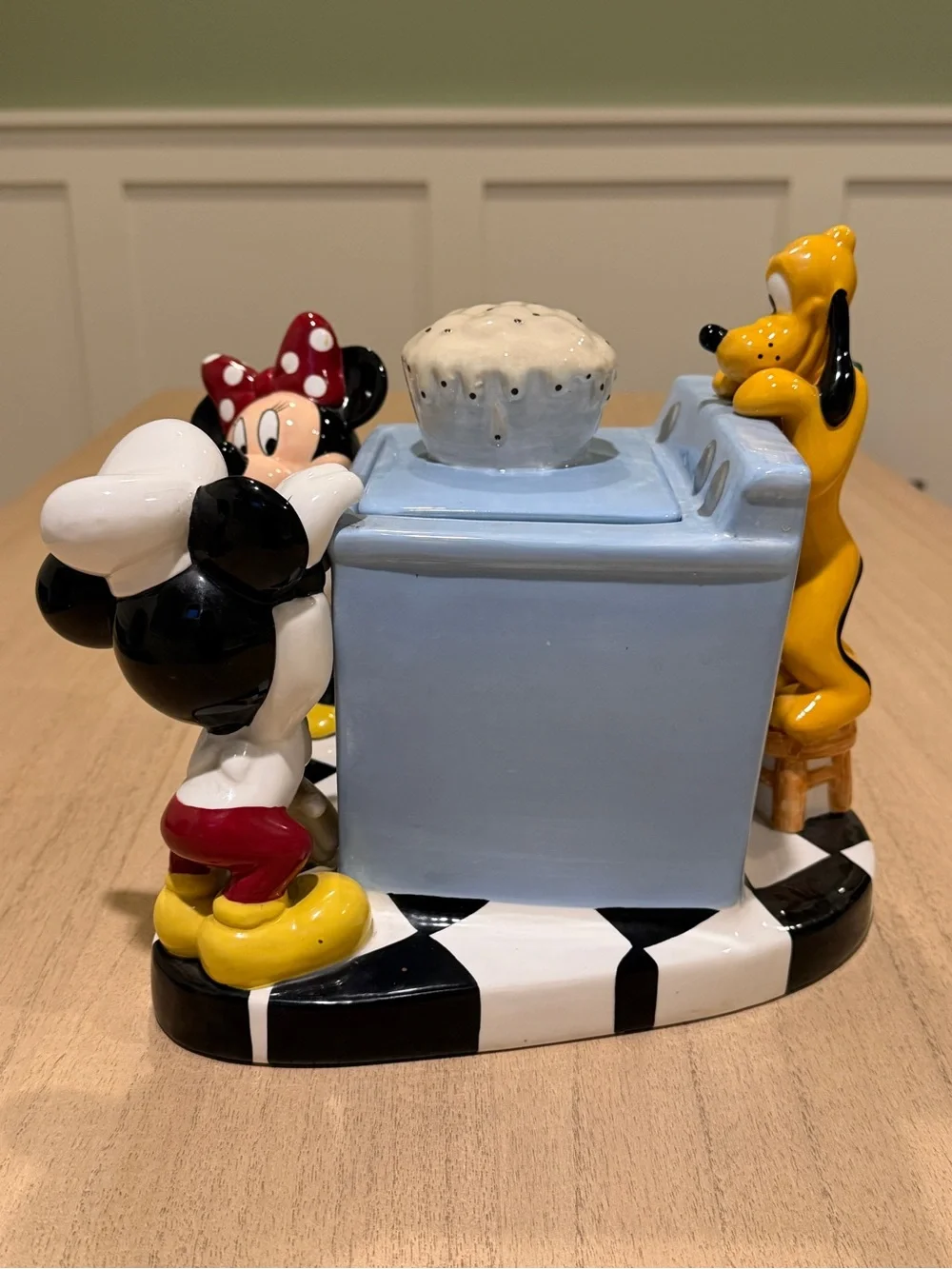RARE Disney Cookie Jar with Mickey, Minnie, and Pluto from 2006 - Good Condition